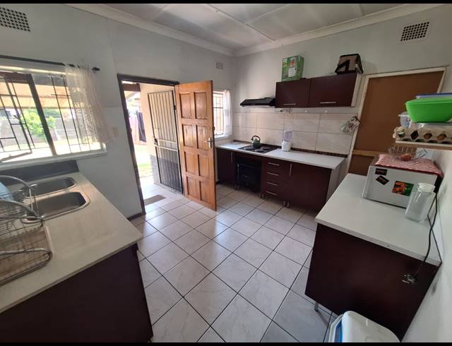 4 BEDROOM HOUSE FOR SALE IN VANDERBIJLPARK CW 6